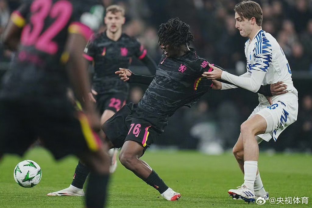 帅气破门！中场大将关键进球帮助球队晋级