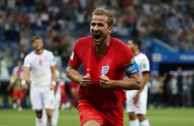 包含波兰险胜苏格兰，晋级淘汰赛资格在望的词条