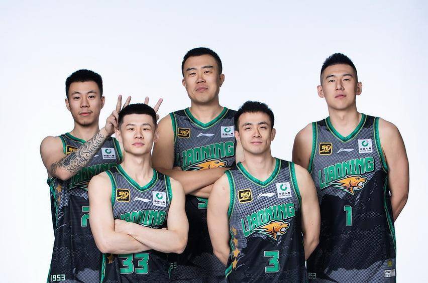 两大强队在最新比赛中对决！