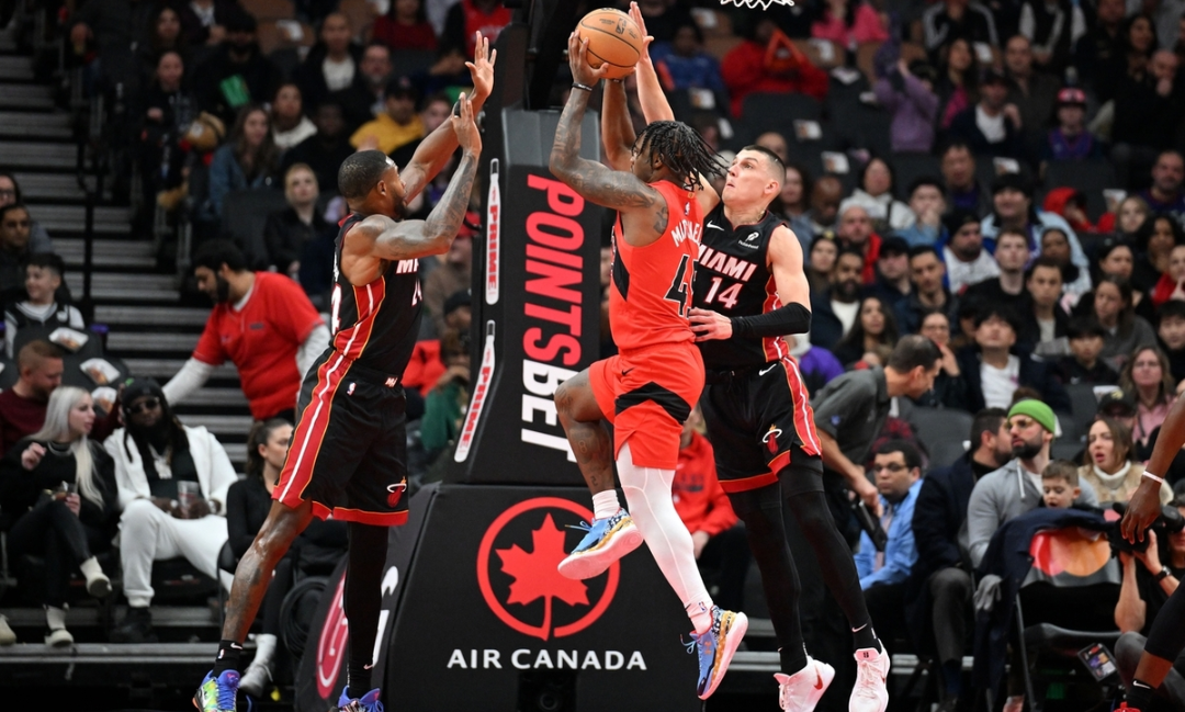 热火鏖战火箭，德罗赞高光表现